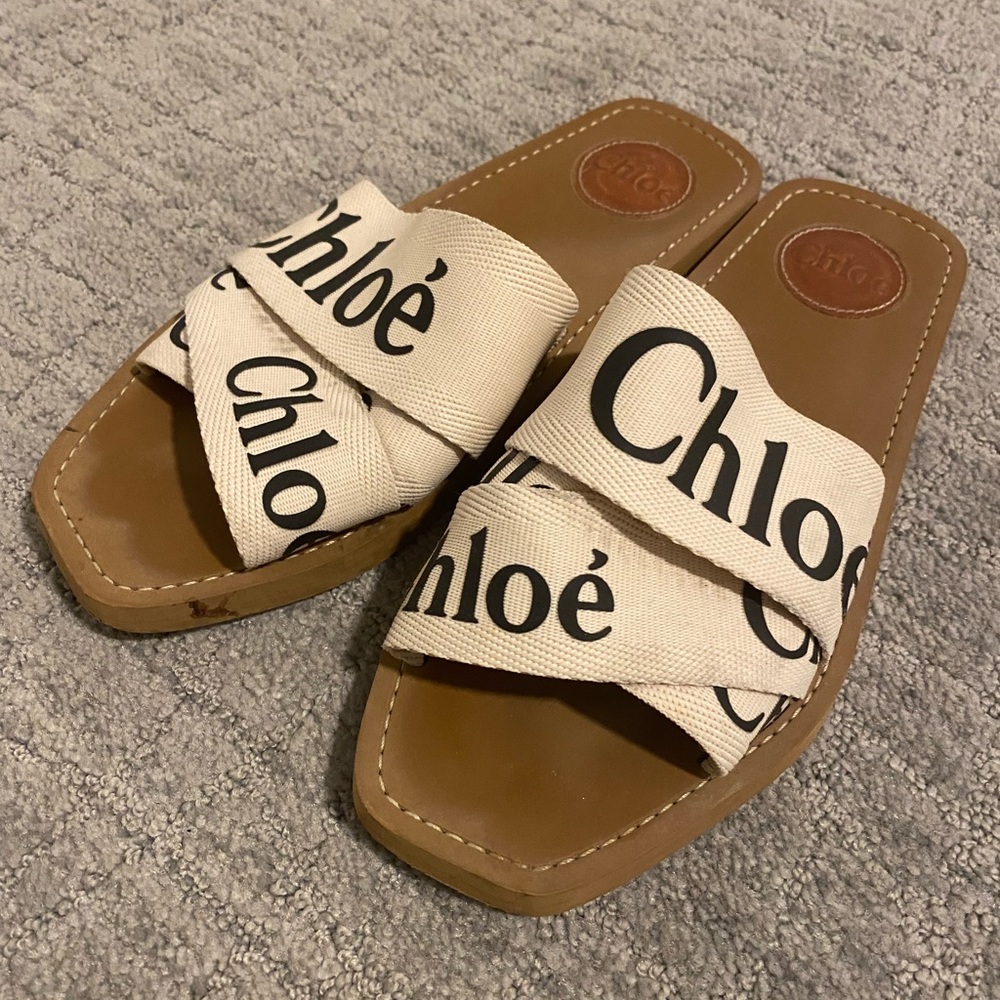 Chloe woody flat slides!